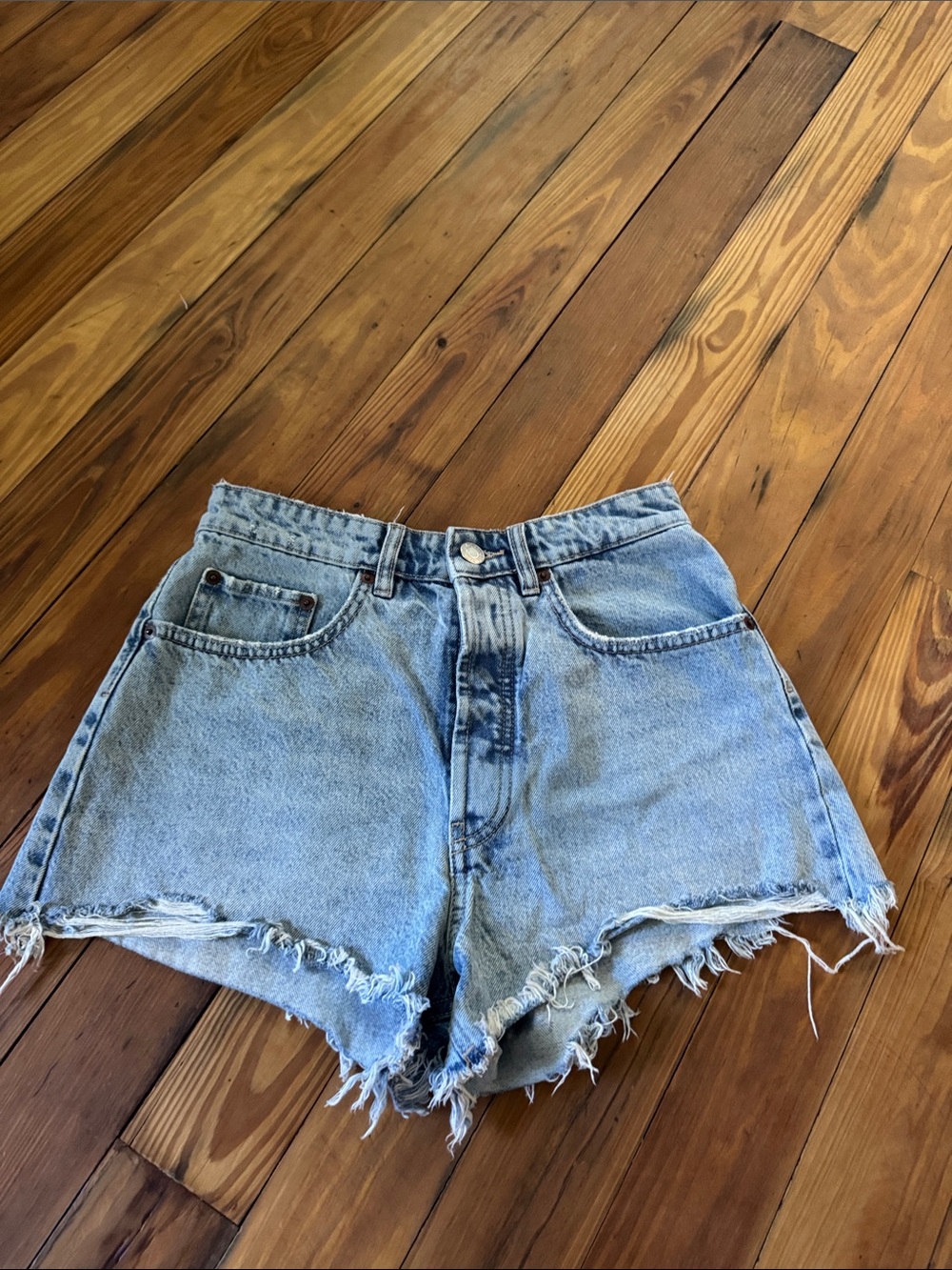 Zara Light Wash Frayed Denim Shorts